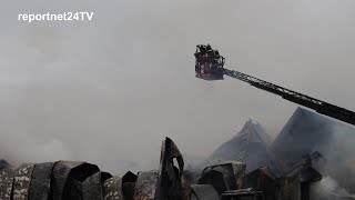 Großbrand bei Potsdam  Brennende Lagerhalle bei Fahrland sorgt für starke Rauchentwicklung [upl. by Isayg308]