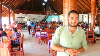 Meeting a Pakistani Subscriber in a Seafood Restaurant 🇲🇽 🇵🇰 [upl. by Ariaz]