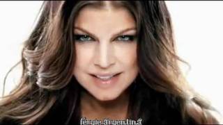 Comercial  Outspoken by Fergie  Avon  Español [upl. by Neeoma]