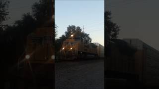 ThundercabRepo UP 8321 leads a fast happy WB UP APABVR26 out of Port Allen Louisiana [upl. by Dumanian]