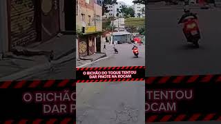 Ladrão com moto roubada tentou dar fuga no sargento da Rocam pinotes rocam pm rota fuga [upl. by Lantz970]