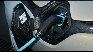 Voitures électriques 34  RECHARGE  Renault Zoé vs BMW i3 vs Nissan Leaf vs Hyundai Ioniq [upl. by Notnert477]