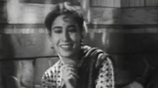 Main Ghar Ki Rani Hu Geeta Dutt Abhiman Song [upl. by Margot641]