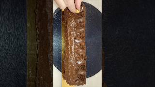 SHORTS JAI FAIT UN GÂTEAU ROULÉ AU CHOCOLAT EN UNE MINUTE [upl. by Ahsekin]