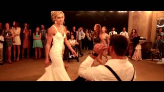 Bride amp Her Bridesmaids Perform the Best Beyoncé Wedding Dance Routine in Texas [upl. by Naloj]