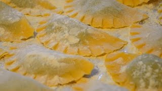 Ravioli con ricotta e spinaci [upl. by Ennovy]