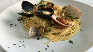 Spaghetti cozze e vongole [upl. by Aitnwahs465]