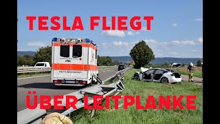 Tesla fliegt über Leitplanke auf der B535 bei Plankstadt [upl. by Rogerio]