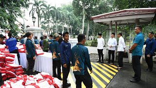 Presiden Jokowi Saksikan Pembagian Sembako kepada Masyarakat Bogor 6 April 2024 [upl. by Bohlen637]