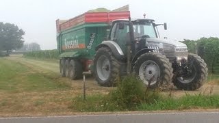 Lavori agricoli trincia class e trasporto insilato biogas [upl. by Adnilg]