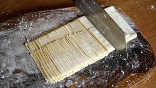 Nouilles Maison Sans Machine à Pâtes  Technique de base pour étaler et couper la pâte à la main 手擀面 [upl. by Terpstra]