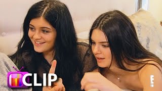 Kylie Jenner amp Kendall Jenner Find Kris Jenner Texting New Boyfriend [upl. by Sherye]