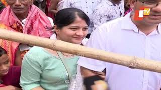 Gajapati Maharaja family members get Adapa Darshan of Lord Jagannath amp siblings [upl. by Seugram]