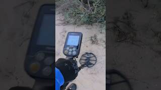 Ritrovamento in spiaggia METALDETECTING metaldetecting metaldetector [upl. by Catharine]