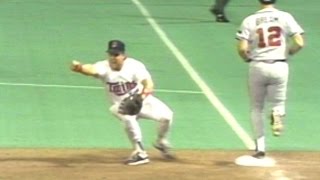 1991 WS Gm7 Twins get out of 8th with double play [upl. by Aitra508]