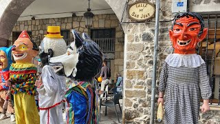 Gigantes y Cabezudos en El Carnaval 2024 de Castro Urdiales [upl. by Dolora523]