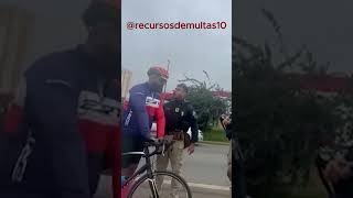 CICLISTA vs PRFs  Quem está correto  prf recursosdemultas acostamento [upl. by Yenterb]