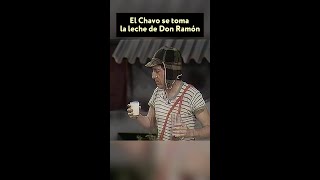 El Chavo no resiste más y se toma el vaso de leche de Don Ramón elchavodel8 chavoland donramón [upl. by Towne882]