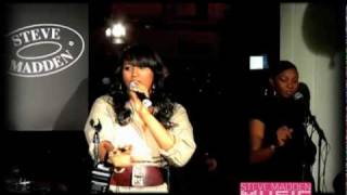 Jazmine Sullivan Live  Bust Your Windows [upl. by Acitel]