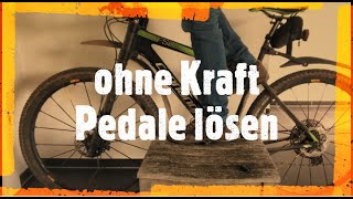 Pedale abschrauben Fahrrad Pedale lösen wechseln ohne Kraft  der Hockertrick [upl. by Edlyn]