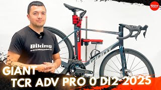 Presentación  Giant TCR Advanced Pro 0 Di2 2025 [upl. by Chatwin537]