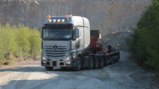 Mercedes Actros SLT op een helling van 15 met 100T [upl. by Nevsa]