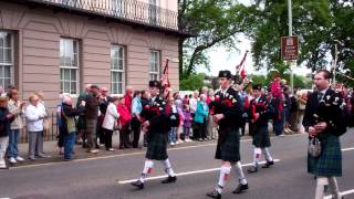 1000 Pipers Pipe Band Parade The Kilt Run Perth Scotland Saturday June 2nd 2012 [upl. by Walworth]