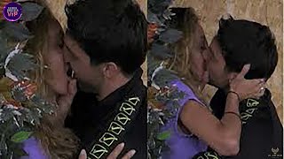 Grande Fratello Lorenzo e Helena si danno il primo bacio cosè successo questa notte [upl. by Burl358]