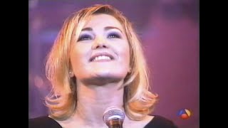 Cuéntame al oído  La Oreja de Van Gogh con Amaia Montero 1998 [upl. by Nelg]