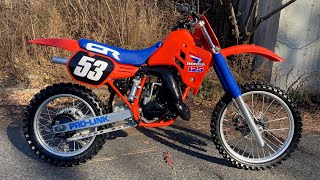 Another rebuilt 1985 Honda CR125R and first start [upl. by Llewsor]