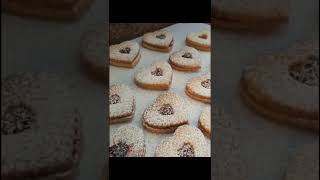 How To Make Linzer Cookies  Najlepšie Linecké Koláčiky  Laylas Tasty Kitchen  recepty [upl. by Hafirahs]