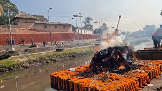 Katmandu Ölü Yakma Töreni  Korkan izlemesin [upl. by Olwen370]