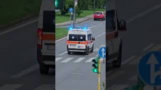 Ambulanza in emergenza Croce Bianca a Milano San Siro [upl. by Enyalaj]