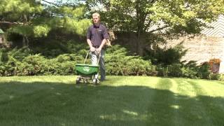 How to Use a Scotts® Broadcast Spreader on Your Lawn [upl. by Fineberg]