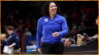 🔴Duke’s Kara Lawson had the perfect response reminding a reporter she’s a former hooper🔴 [upl. by Rodrich]