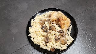 Tejszínes gombás csirkecombok  Creamy Mushroom Chicken Thighs [upl. by Ebony906]