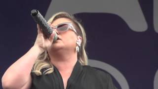 Kelly Clarkson  Stronger LIve Summerthing 2015 [upl. by William745]