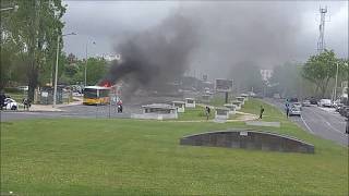 Autocarro da Carris arde em Chelas [upl. by Lardner]