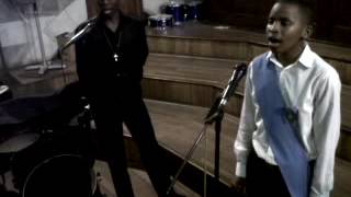 Anele and Thaban sing Jesu omnene [upl. by Glanti]