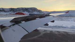 Tuukkaq landing at Kangerlussuaq on 27 December 2022 Air Greenland flight GL781 [upl. by Dallon529]