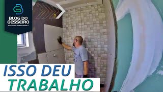 ASSENTANDO PORCELANATO na PAREDE de DRYWALL BANHEIRO da CASA CONTAINER [upl. by Arem]