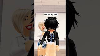 THE TEACHER BULLIED ME😲😢 robloxshorts berryave roblox [upl. by Katti]