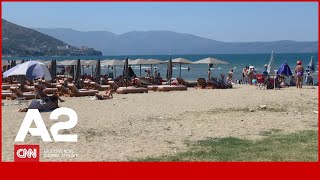 Turistët në Vlorë mes plazheve private dhe publike [upl. by Nodal]