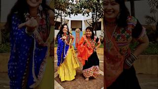 Savaria savaria mohansisters dancecover [upl. by Cheke]