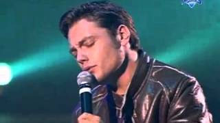 Tiziano Ferro  Imbranato Live TMF Awards 2002 [upl. by Yelmene]