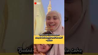 Wan sharmila terharu tiba2 ada budak pakistan datang hampirinya di Masjid nabawi [upl. by Debee940]