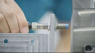 Die zuverlässige Lösung für die Werkzeugmaschinenindustrie  Induktiver Sensor IMB  SICK AG [upl. by Dardani]