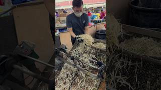 Its amazing The bean sprouts separating machine [upl. by Topping]