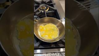 De Buyer Mineral B Scrambled Egg Test cooking debuyer carbonsteel [upl. by Derwon]