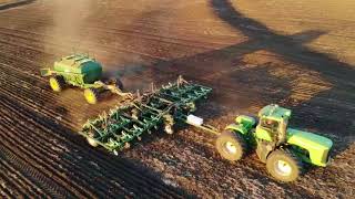 Seedingplanting Narrabri NSW Australia John Deere 9520 [upl. by Rasaec]